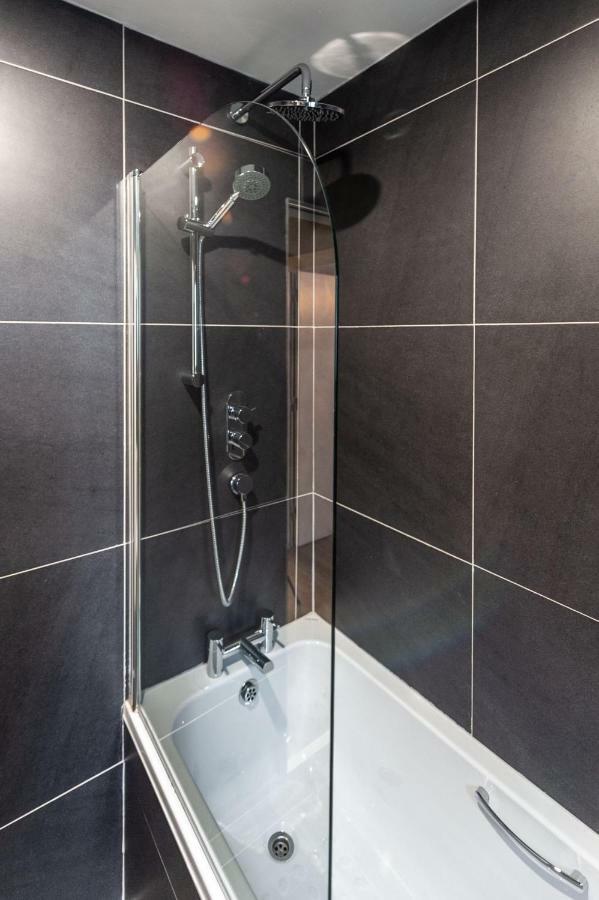 The Town House Kinsale, Hosted By Exquisite Holiday Homes, Sleeps 16 Eksteriør bilde